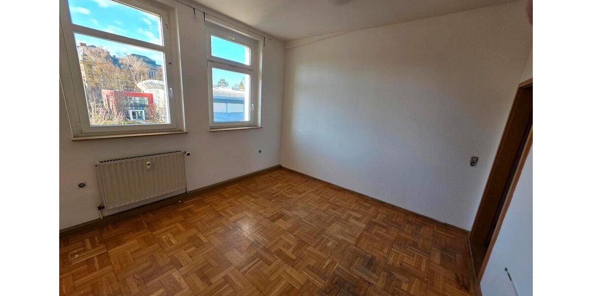 Etagenwohnung Gotha - 4 Zimmer, 105 m&sup2;, 735&euro; | Angebot:26671049