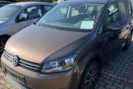 VW Touran 230.000 km 5.695 &euro; Altenburg 04600