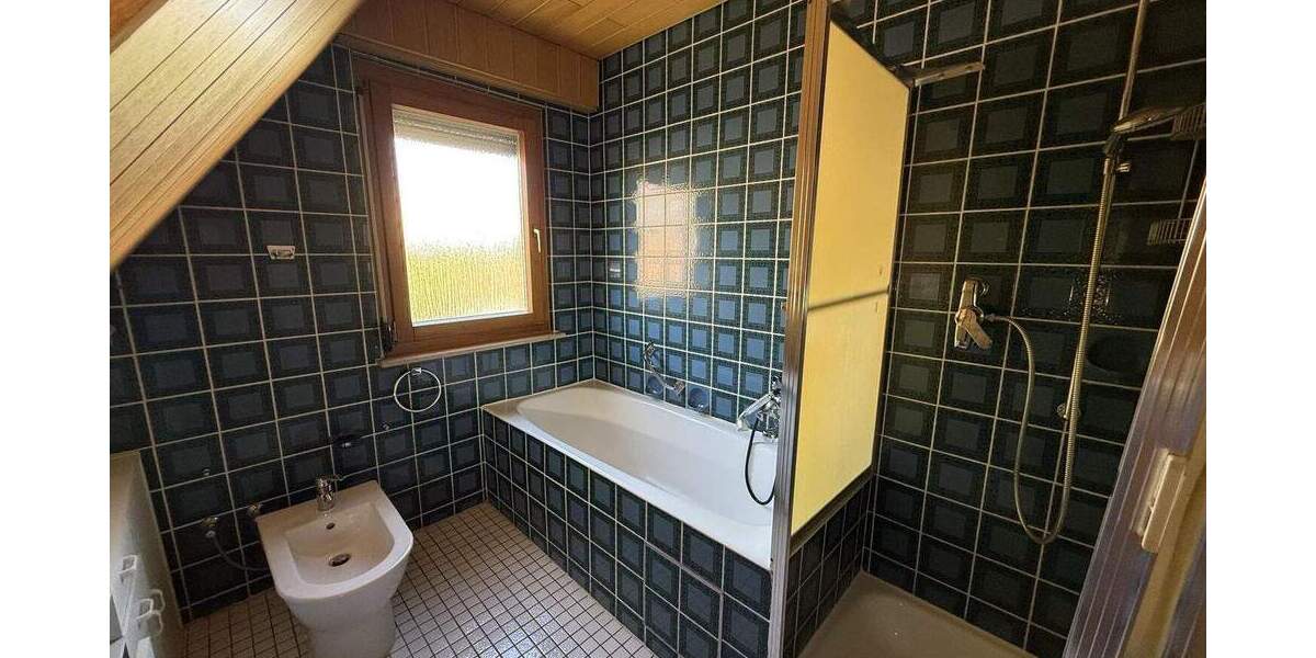 Ihr Zuhause im Grünen: Großes Grundstück, Ruhe & Weitblick in Tübingen-Pfrondorf! 8 zimmer