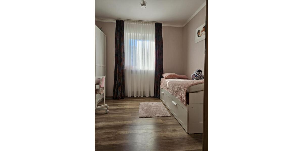 Etagenwohnung Landstuhl - 5 Zimmer, 125 m&sup2;, 175.000&euro; | Angebot:26862435