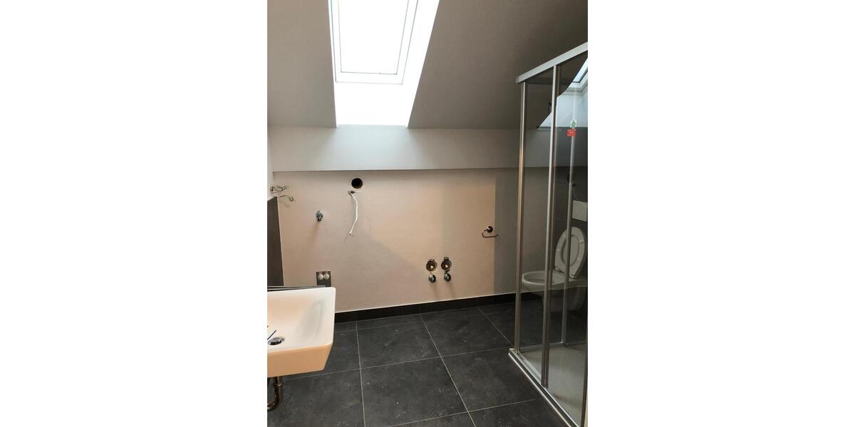 Sanierte Wohnung in Top Lage zu vermieten 3 zimmer