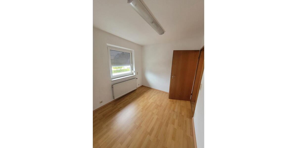 Modernisierte Doppelhaushälfte mit sieben Zimmern 7 zimmer