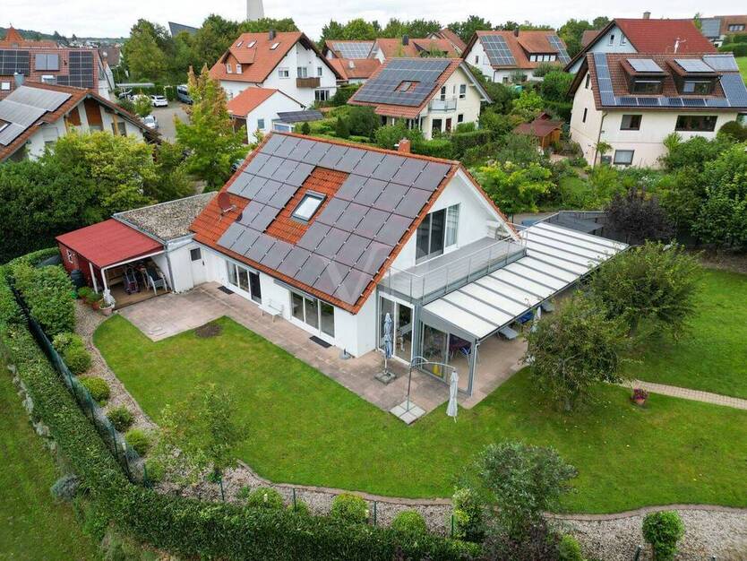 Traumhaftes Einfamilienhaus mit großem Grundstück und Bauplatz in Top-Lage von Oberderdingen