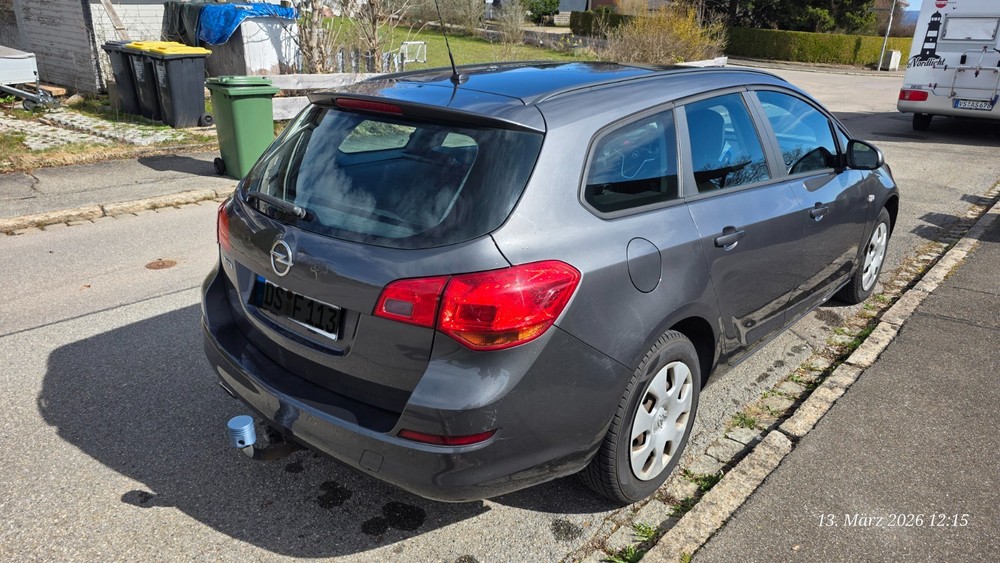 Opel Astra J Sports Tourer 203.000 km 5.600 &euro; Donaueschingen 78166