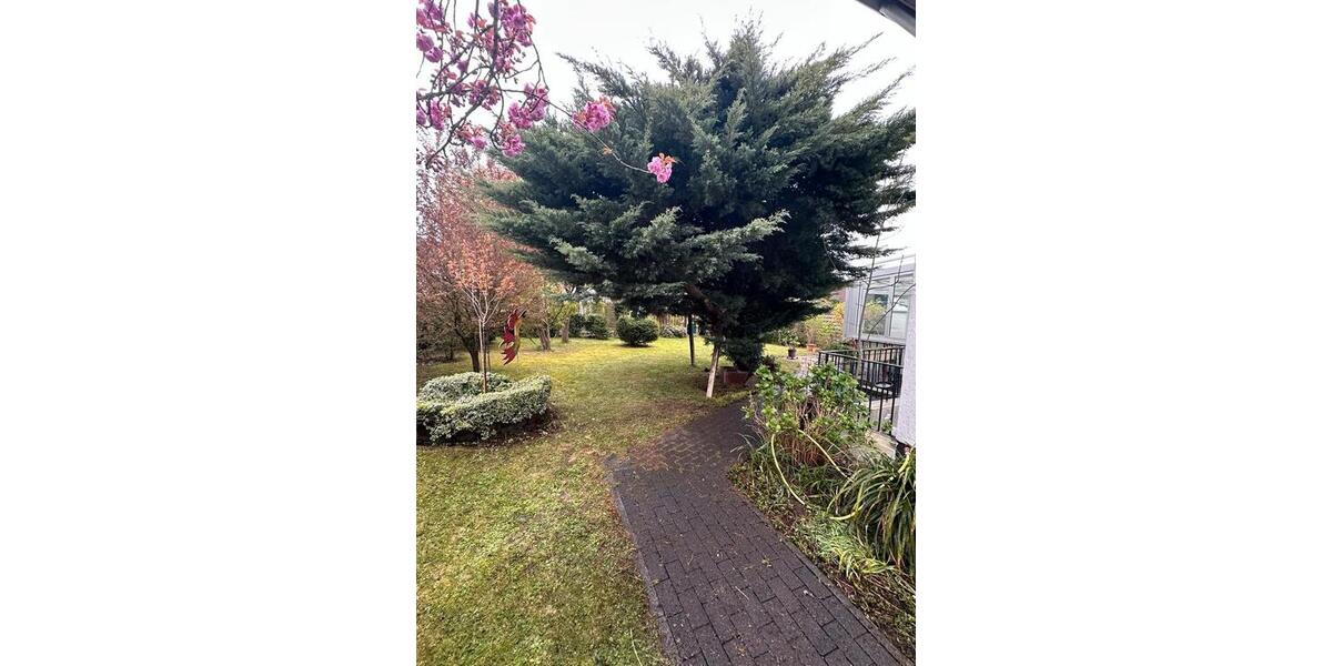 Doppelhaushälfte Düsseldorf Stadtbezirk 6 - 5 Zimmer, 146 m&sup2;, 2.600&euro; | Angebot:26051077