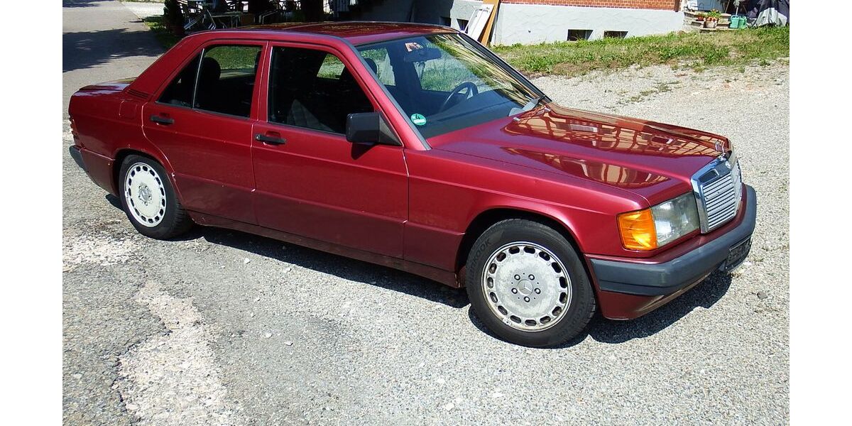 Mercedes-Benz 190 268.500 km 4.400 &euro; Schwäbisch Gmünd 73525