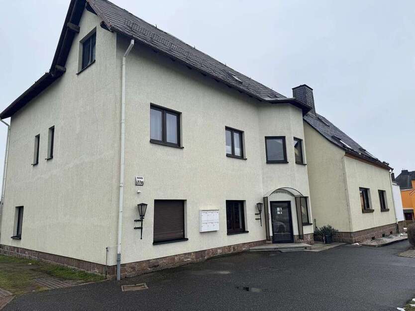 Haus zum Kaufen in OelsnitzErzgebirge 319.000 € 377 m²