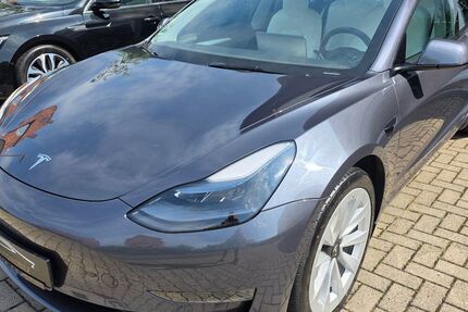 Tesla Model 3 93.841 km 28.999 &euro; Seesen 38723