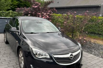Opel Insignia 83.000 km 11.400 &euro; Neumünster 24537
