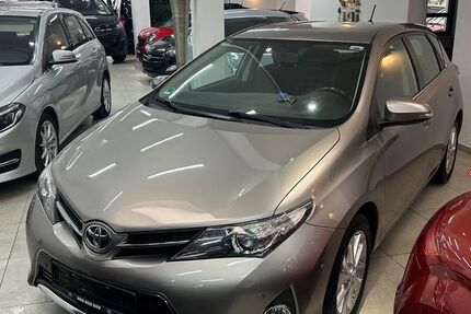 Toyota Auris 130.000 km 11.999 &euro; Schwerte 58239