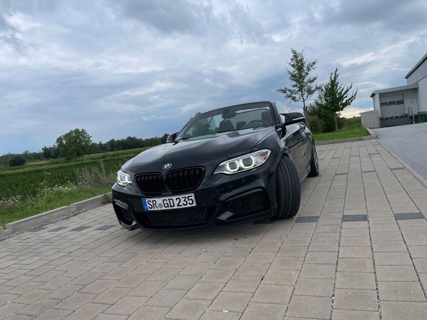 M235