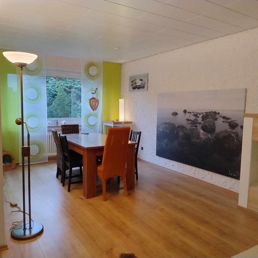 Zweifamilienhaus in Selm 183 qm OG vermietet EG frei 889 qm insg.