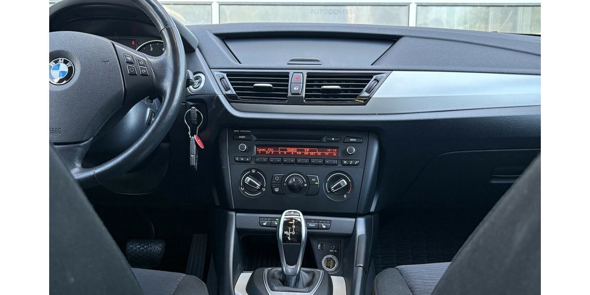 BMW X1 xDrive 20 i SITZHEIZUNG/LENKHZ/PDC/ISO-FIX 79.601 km 12.900 &euro; Villingen-Schwenningen 78054