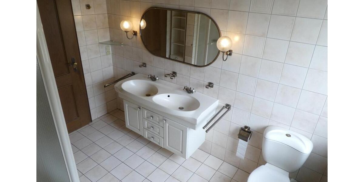 Reihenhaus Saarbrücken Brebach-Fechingen - 6 Zimmer, 195 m&sup2;, 349.000&euro; | Angebot:27166522
