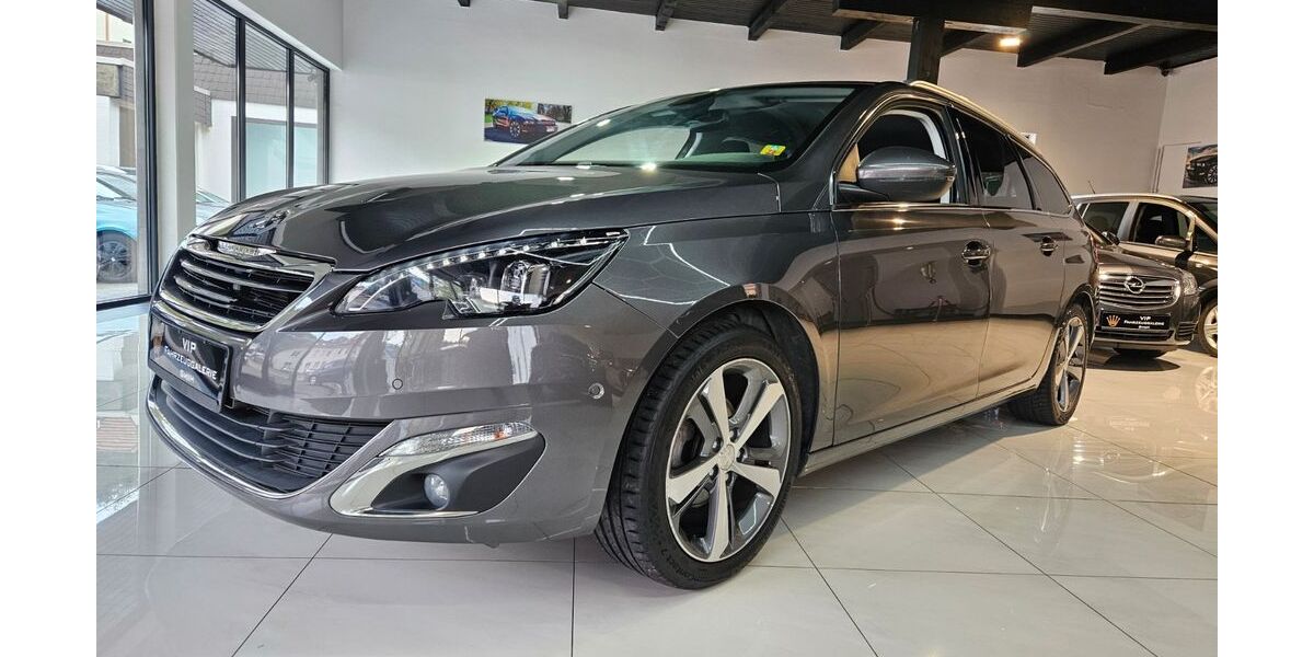 Peugeot 308 129.852 km 8.999 &euro; Altena 58762