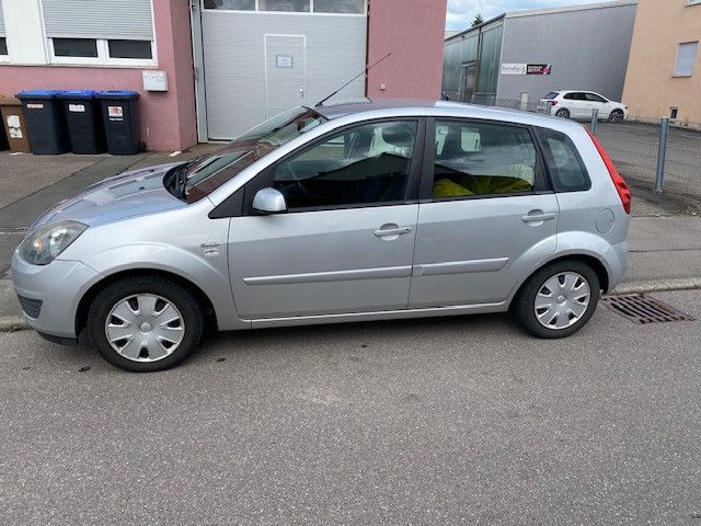 Ford Fiesta 141.200 km 2.100 &euro; Ostfildern 73760