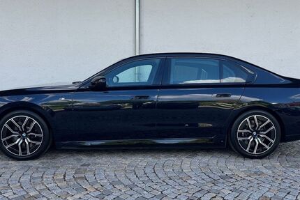 BMW i7 17.061 km 95.990 &euro; München 81245