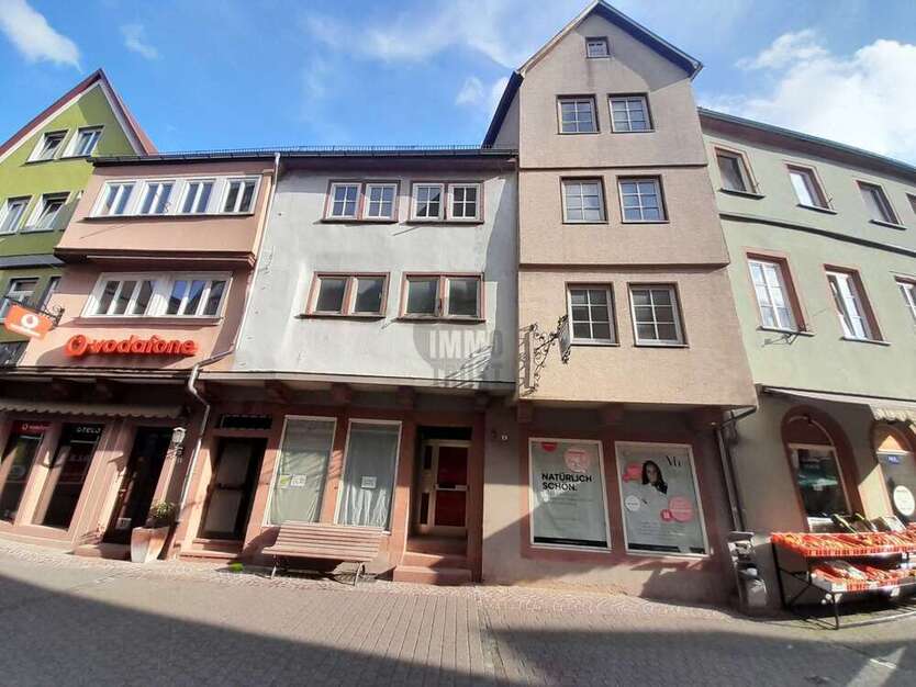 Haus zum Kaufen in Wertheim 150.000 € 187 m²
