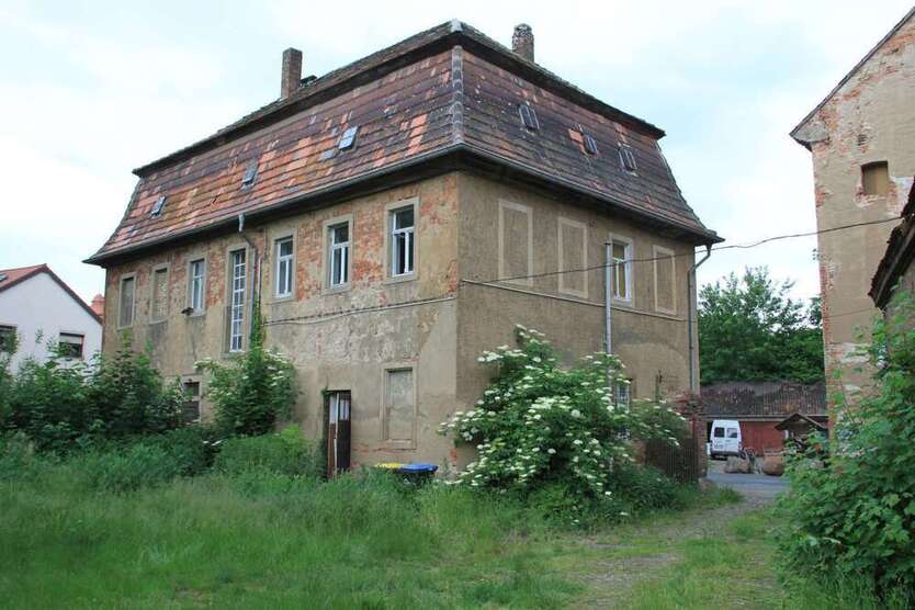 Haus zum Kaufen in Pegau 320.000 € 375 m²