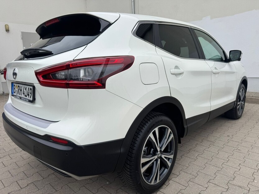 Nissan Qashqai 249.891 km 20.990 € Berlin 10178