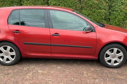 VW Golf 205.000 km 1.950 &euro; Wolmirsleben 39435