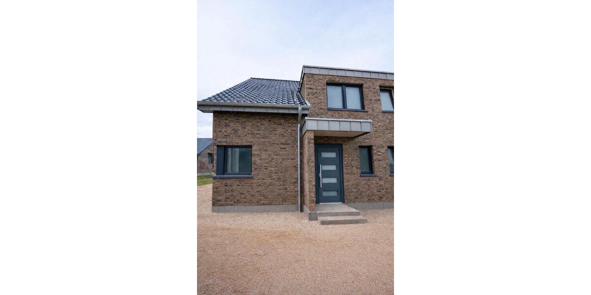 Doppelhaushälfte Weeze - 5 Zimmer, 180 m&sup2;, 2.150&euro; | Angebot:26130056