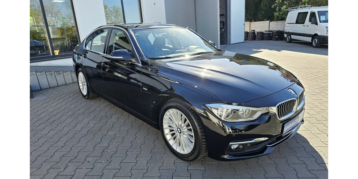 BMW 320d Luxury Line LEDER NAVI LED RFK AUS 1.HAND 53.750 km 22.990 &euro; Löhne 32584