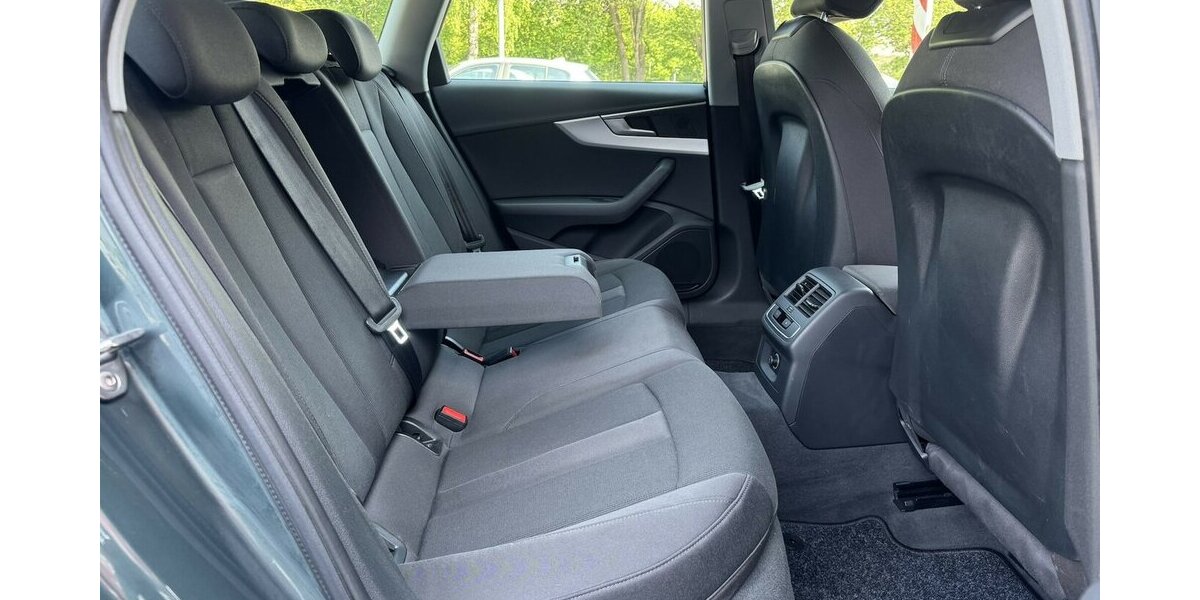 Audi A4 2.0 TDI AVANT SPORT ULTRA S-LINE/AHK/DSP/NAVI 107.607 km 16.800 &euro; Villingen-Schwenningen 78054
