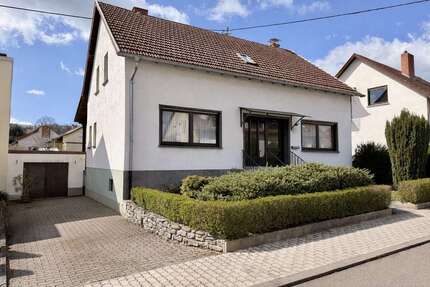 Haus Überherrn - 7 Zimmer, 130 m&sup2;, 275.000&euro; | Angebot:26387003