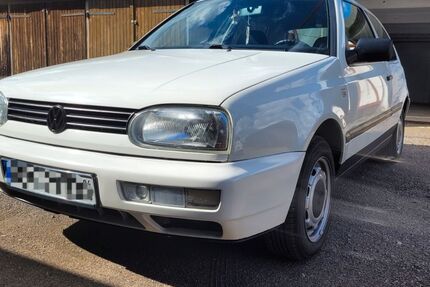 VW Golf 103.000 km 2.500 &euro; Meißen 01662