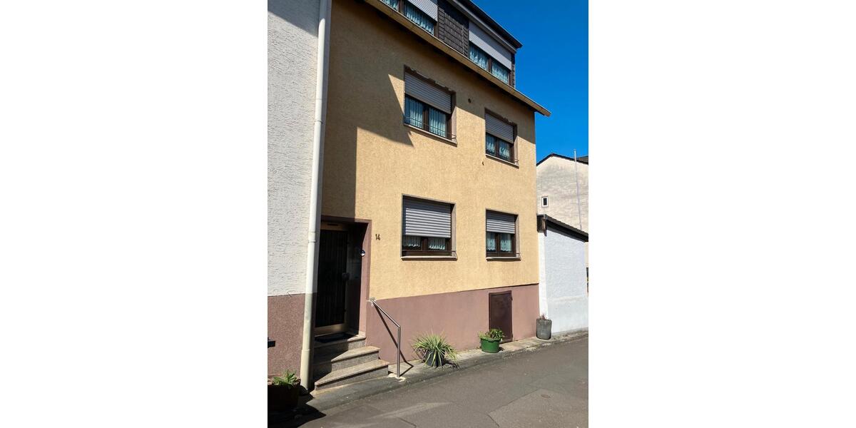 Reihenhaus Remagen - 6 Zimmer, 215 m&sup2;, 260.000&euro; | Angebot:27227804