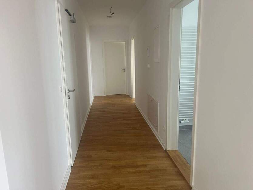 Luxuriöse 3-Zimmer-Wohnung mit Aufzug, Fußbodenheizung, Einbauküche, 2 Bädern & Wohnküche mit Balkon! 3 zimmer