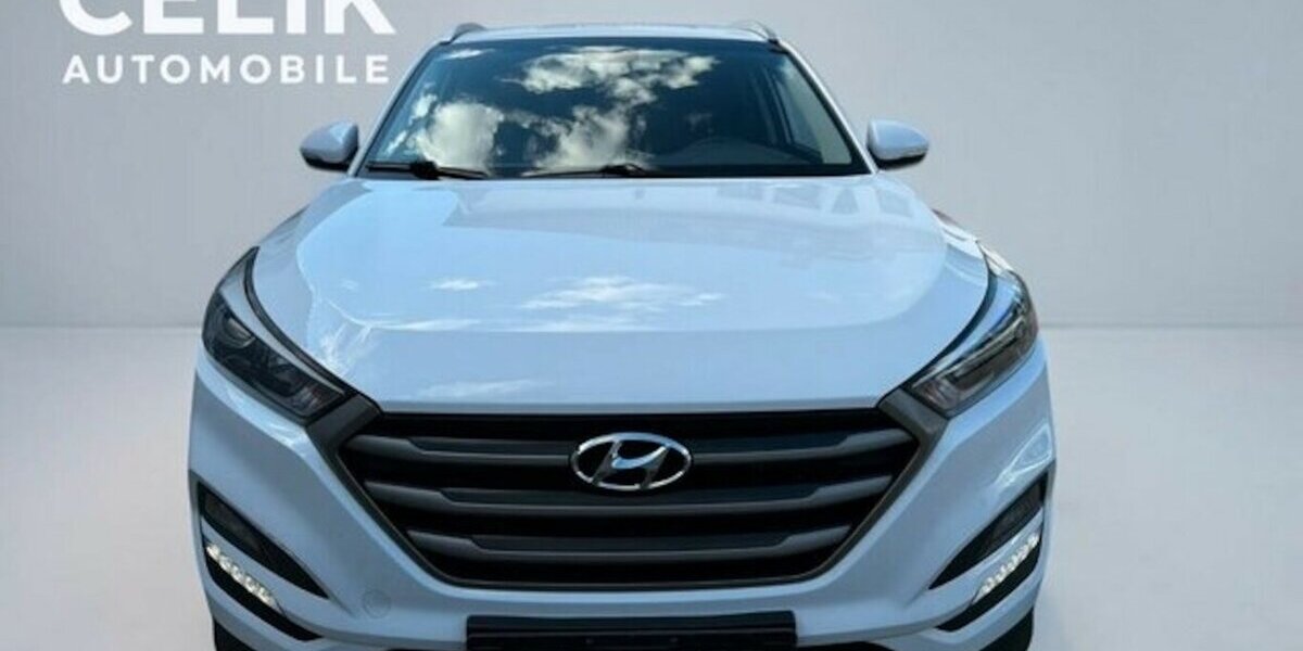 Hyundai Tucson blue 2WD 1. Hand 120.000 km 12.890 &euro; Neckarsulm 74172