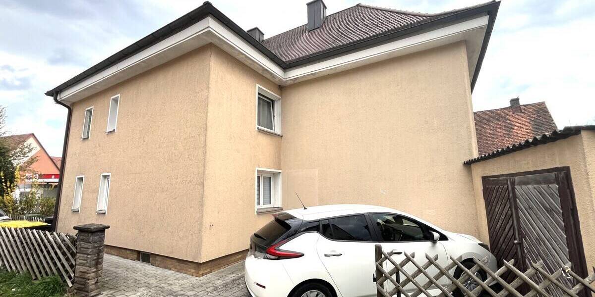 Mehrfamilienhaus, Wohnhaus Roßtal - 6 Zimmer, 161 m&sup2;, 209.000&euro; | Angebot:26377539