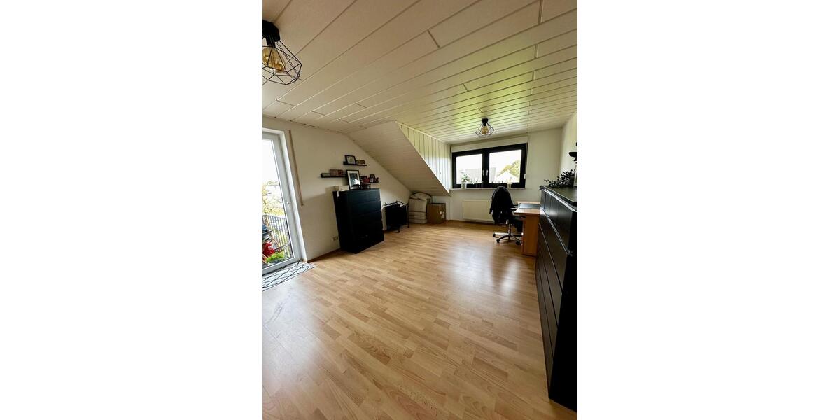 Dachgeschoßwohnung Wachtberg - 4 Zimmer, 106 m&sup2;, 990&euro; | Angebot:26326976