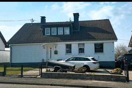 Haus Waldbröl - 5 Zimmer, 150 m&sup2;, 1.650&euro; | Angebot:26015573