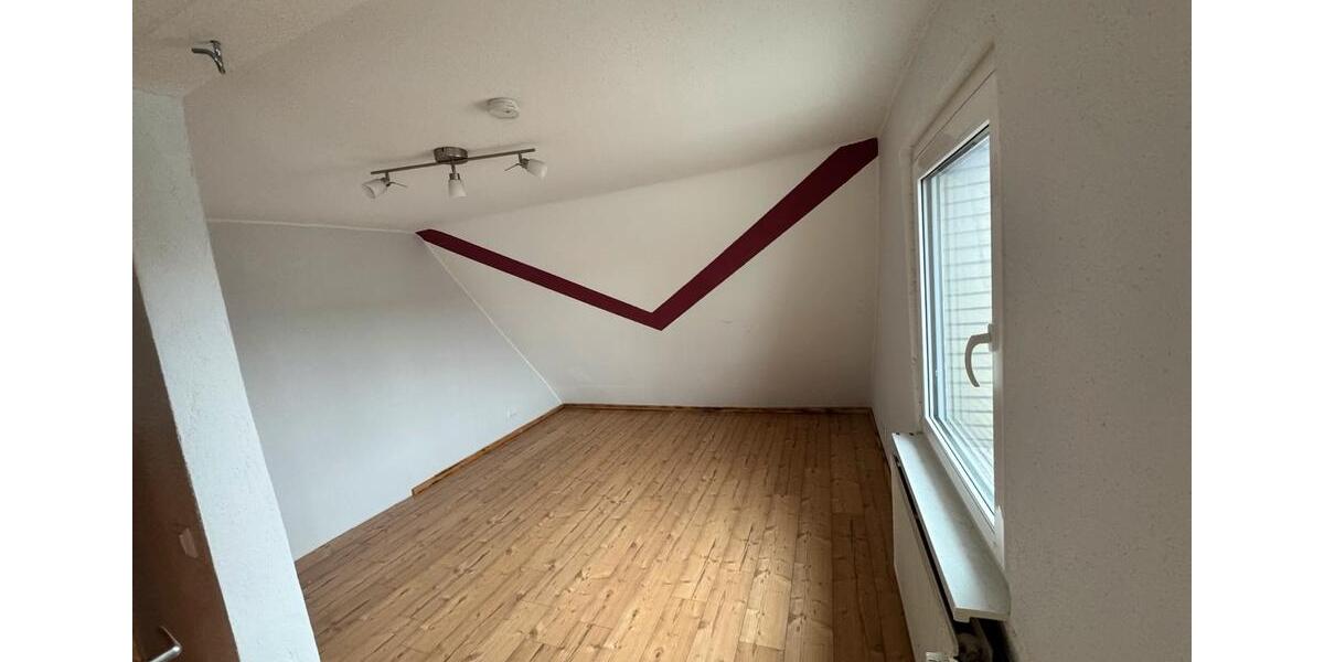 Dachgeschoßwohnung Ehra-Lessien Lessien - 4 Zimmer, 100 m&sup2;, 800&euro; | Angebot:24979476