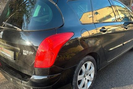 Peugeot 308 296.000 km 2.699 &euro; Altensteig 72213