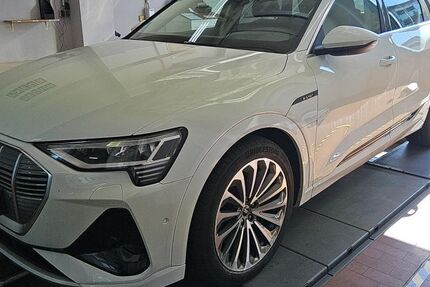 Audi e-tron 54.332 km 36.855 € Hagen 58091
