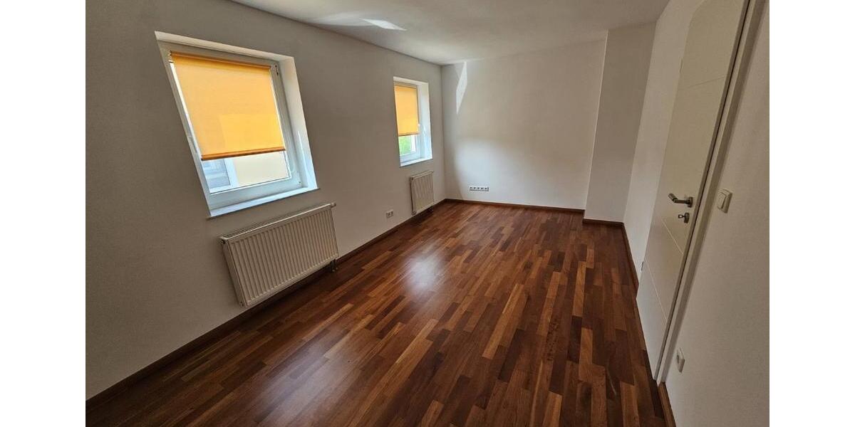 Neuwertige Doppelhaushälfte mit 4 Zimmern 4 zimmer