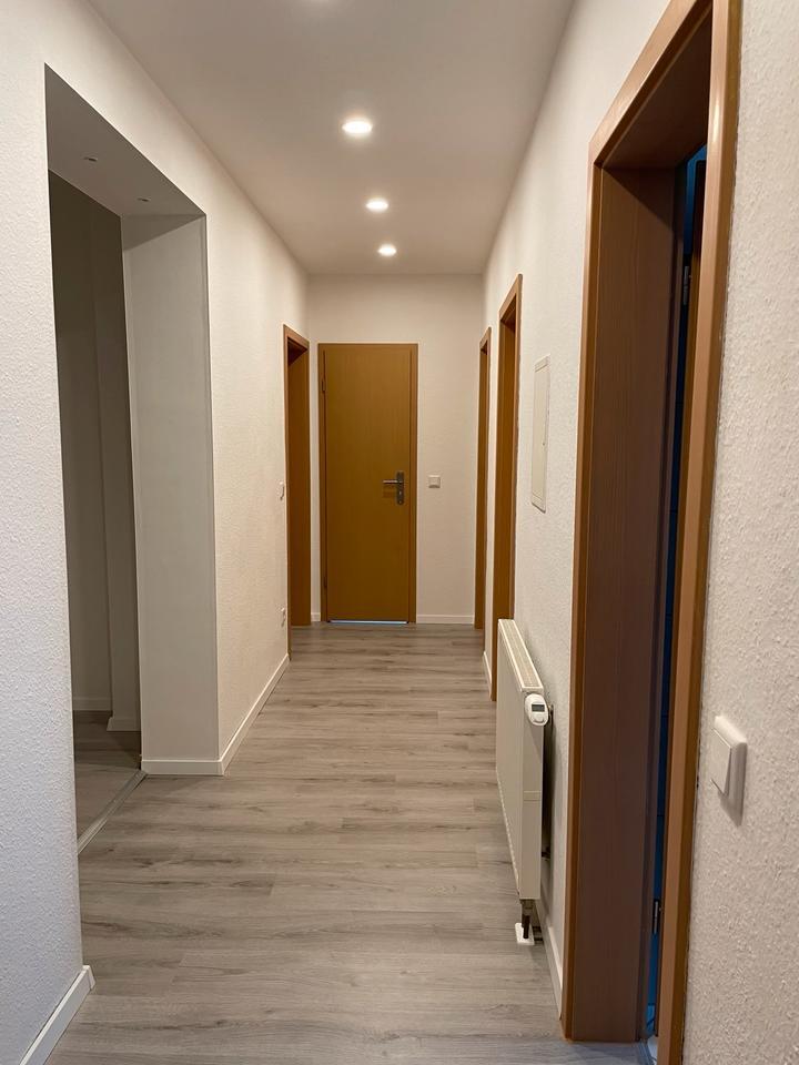 Helle 2-RaumWohnung auf dem Berg zu vermieten!