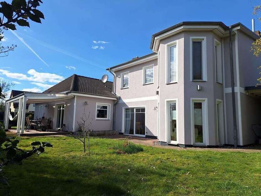 Haus zum Kaufen in Dersekow 495.000 € 245.13 m²