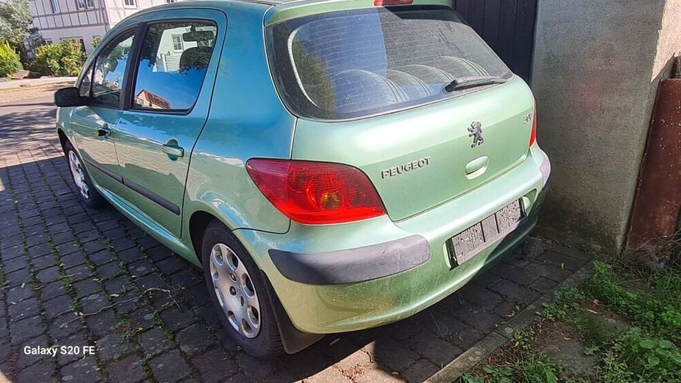 307