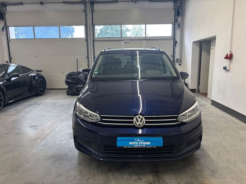 VW Touran 171.650 km 14.699 € Landau a.d.Isar 94405
