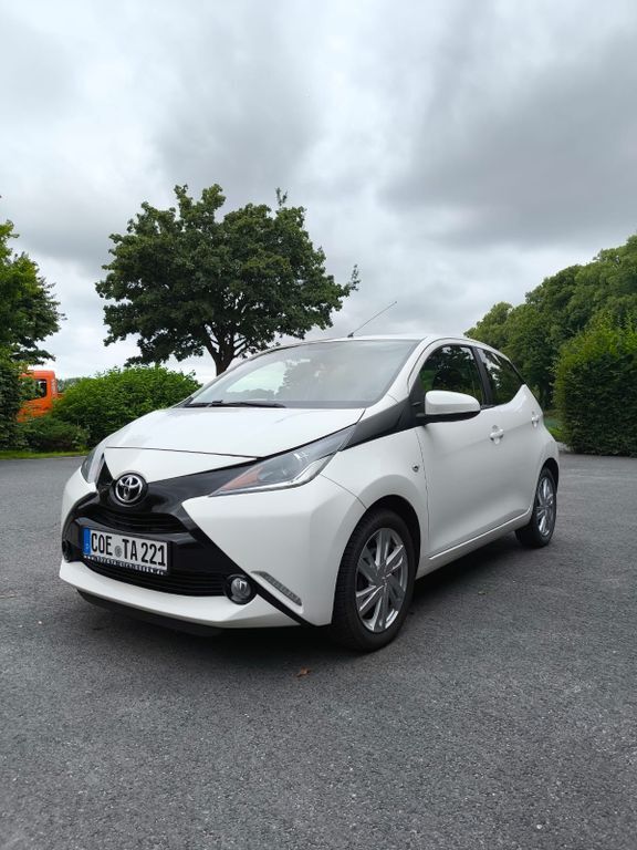 Aygo (X)