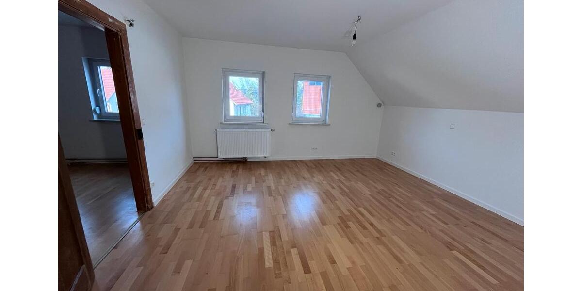 Dachgeschoßwohnung Rangendingen - 3 Zimmer, 79 m&sup2;, 890&euro; | Angebot:25982361