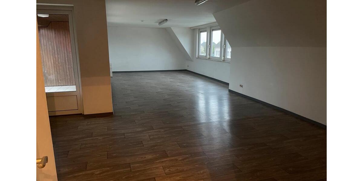 Etagenwohnung Jork - 3 Zimmer, 130 m&sup2;, 1.350&euro; | Angebot:25182837