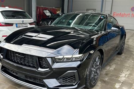 Ford Mustang 2.500 km 50.900 &euro; KARLSFELD (b.München) 85757