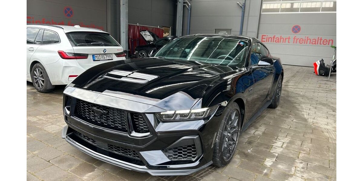 Ford Mustang 2.500 km 50.900 &euro; KARLSFELD (b.München) 85757