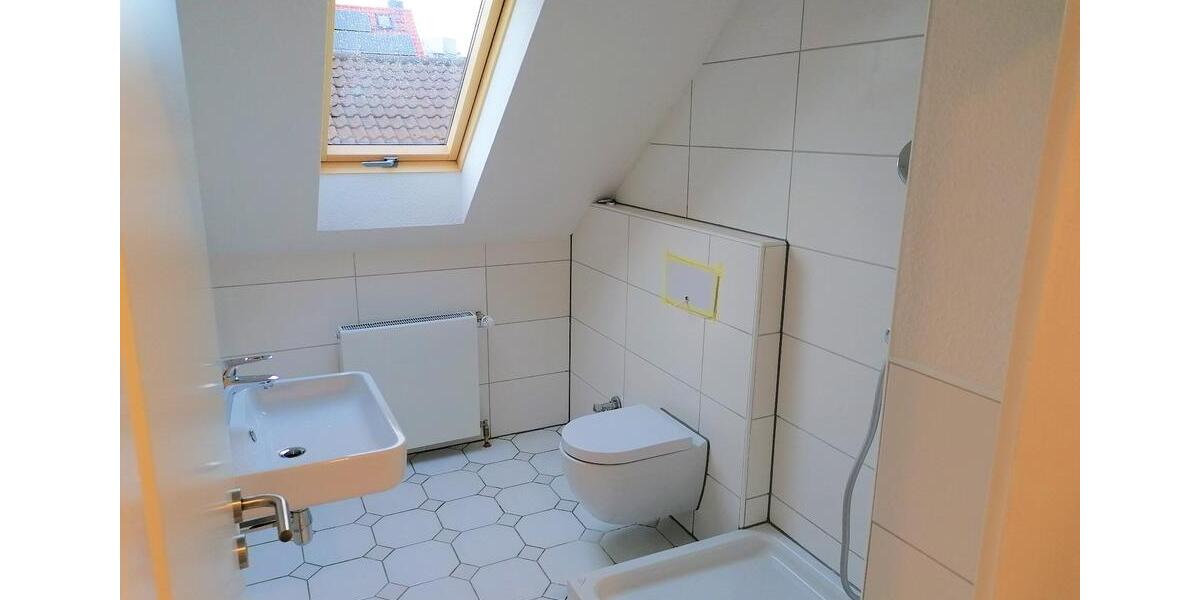 Luxusrenoviertes Penthouse - 4-Zi. inkl. neuer EBK– WG geeignet 4 zimmer